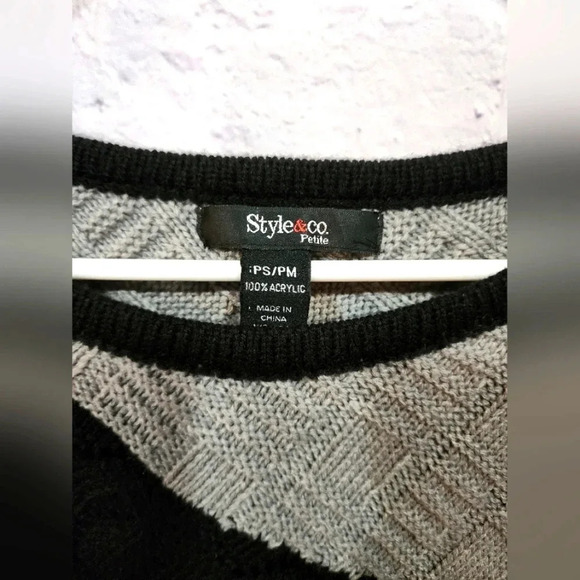 Style & Co Poncho Sweater, Colorblock Knit, Asymmetrical Hem, Cozy Petite S/M - Picture 3 of 3